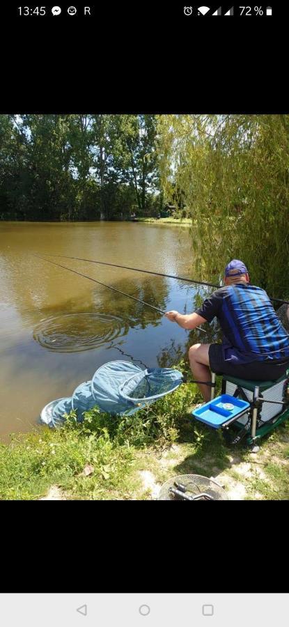 Camping La Garenne De Moncourt Rue  Luaran gambar